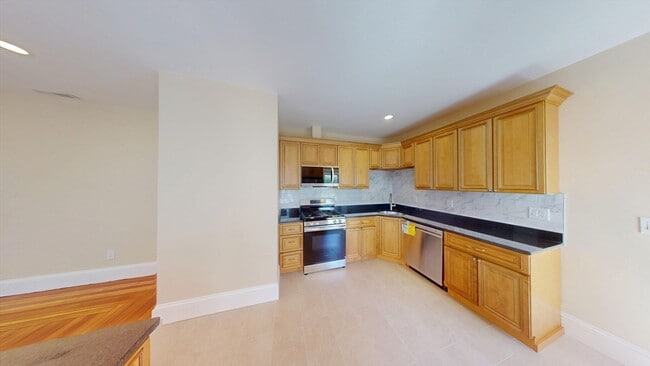 Building Photo - 27 Champney St