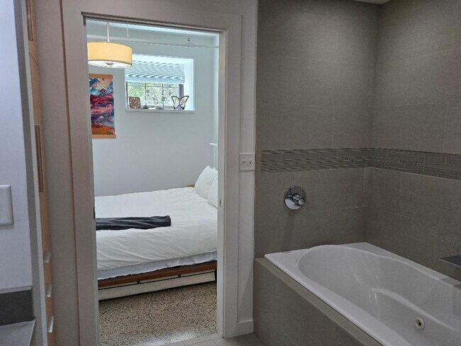 Building Photo - 790 Front St