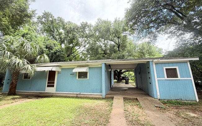 Primary Photo - Cozy 2-Bedroom Cottage - Northeast Pensacola