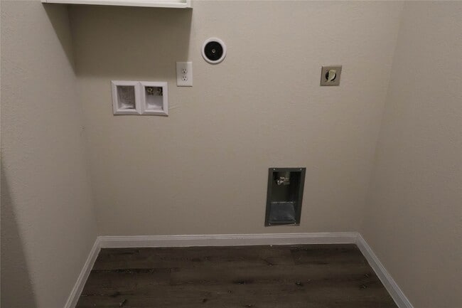 Building Photo - 14083 Lake Trout Dr