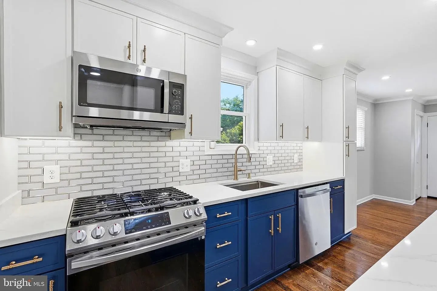 Upstairs kitchen - 3512 Jean St