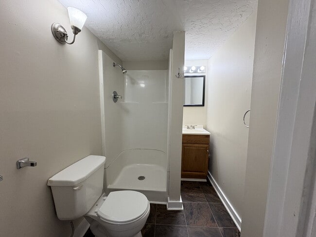 Building Photo - "Charming 4-Bedroom Retreat with 2 Full Baths in the Heart of Martin, TN!"
