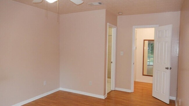 Building Photo - 4321 Snoopy Ln