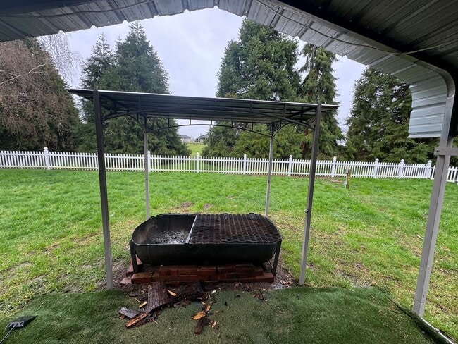 Building Photo - Farmhouse Short Term Partially Furnished (Available now through September)