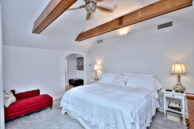 Building Photo - 8 Bauer Pl