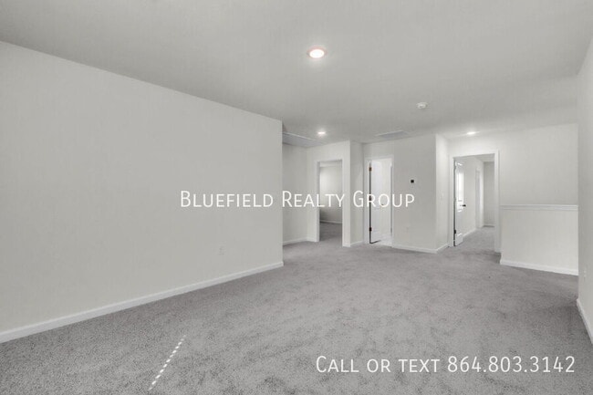 Building Photo - 380 Fenwick Dr