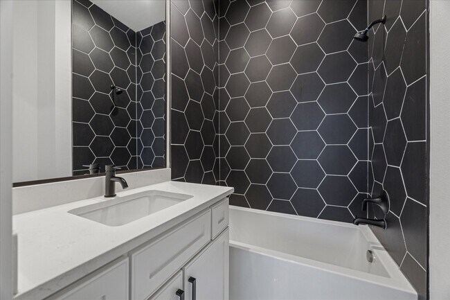 Building Photo - 1659 Bingle Rd