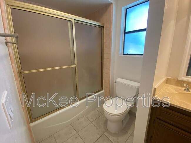 Building Photo - 6620 Reservoir Ln