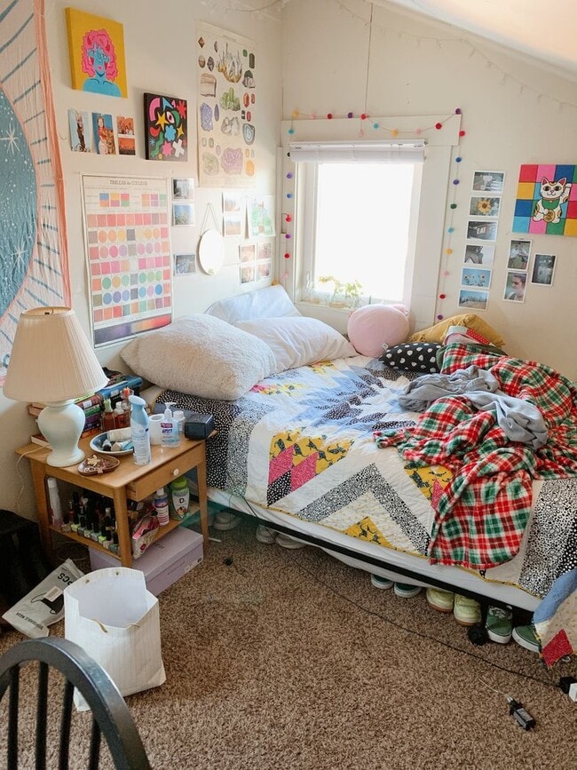 Building Photo - PRELEASING: Bay view 4 Bdrm/1.5 bath on High St!