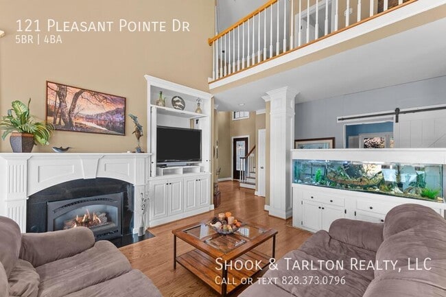 Building Photo - 121 Pleasant Point Dr
