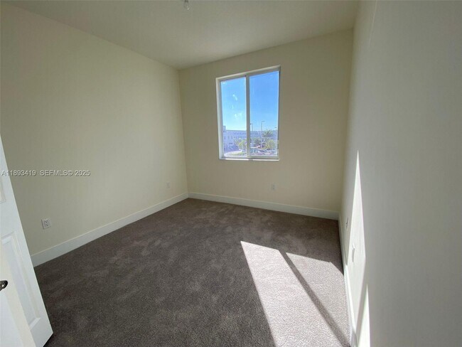 Building Photo - 10250 NW 66th St