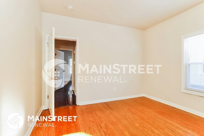 Building Photo - 308 S 41st St