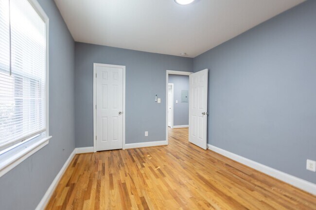 Building Photo - Charming 2 BR/1 BA Apartment in Anacostia!