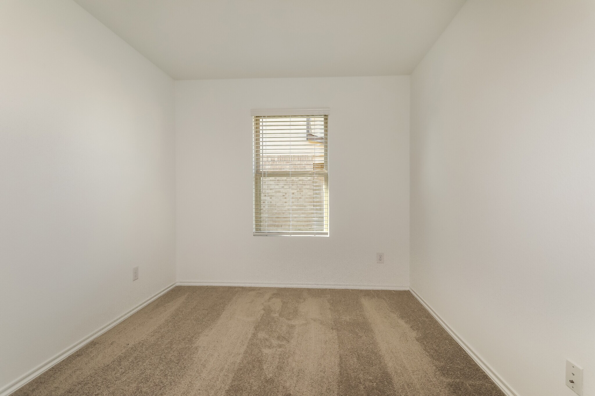 Building Photo - 11139 N Lake Mist Ln