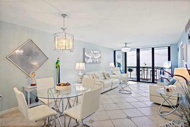 Building Photo - 9940 S Ocean Dr