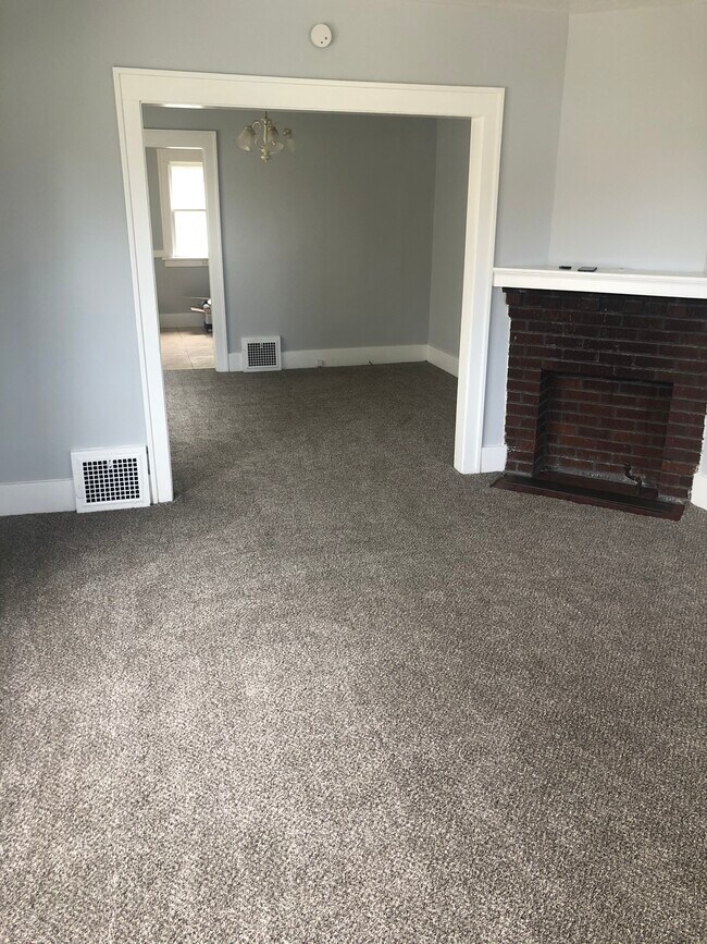 Primary Photo - 1035 E 28th St