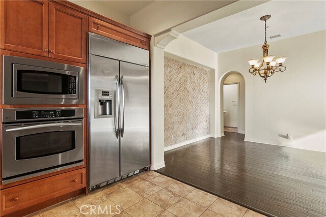 Building Photo - 32 Talmont
