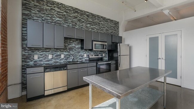 Building Photo - 444 N 4th St