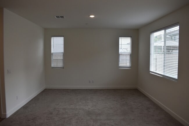 Building Photo - 8168 Oxbow Lndg Lp