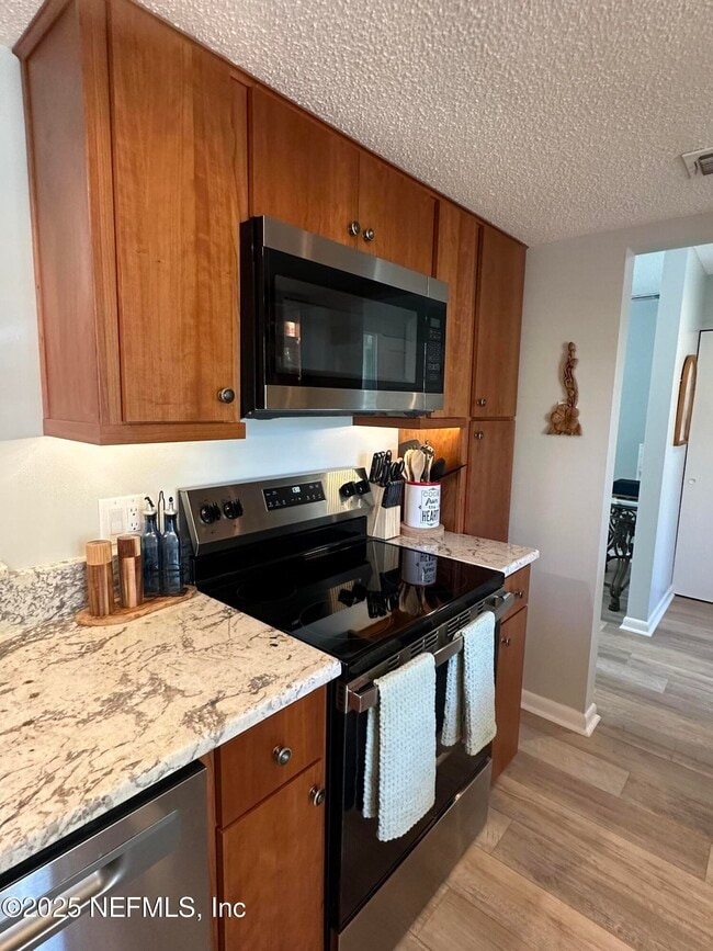 Building Photo - 133 Bermuda Ct