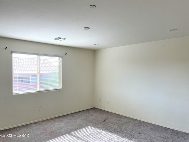Building Photo - 9450 N Andrina Dr