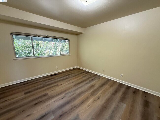 Building Photo - 1420 Primrose Way
