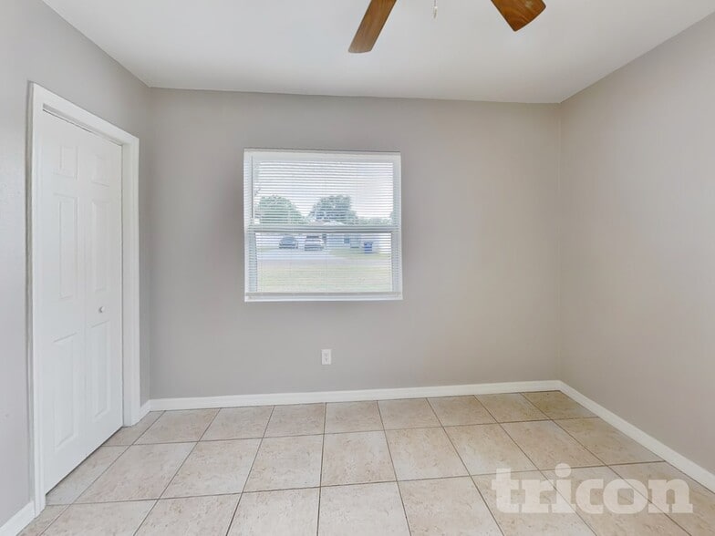 Building Photo - 1707 W Hanlon St