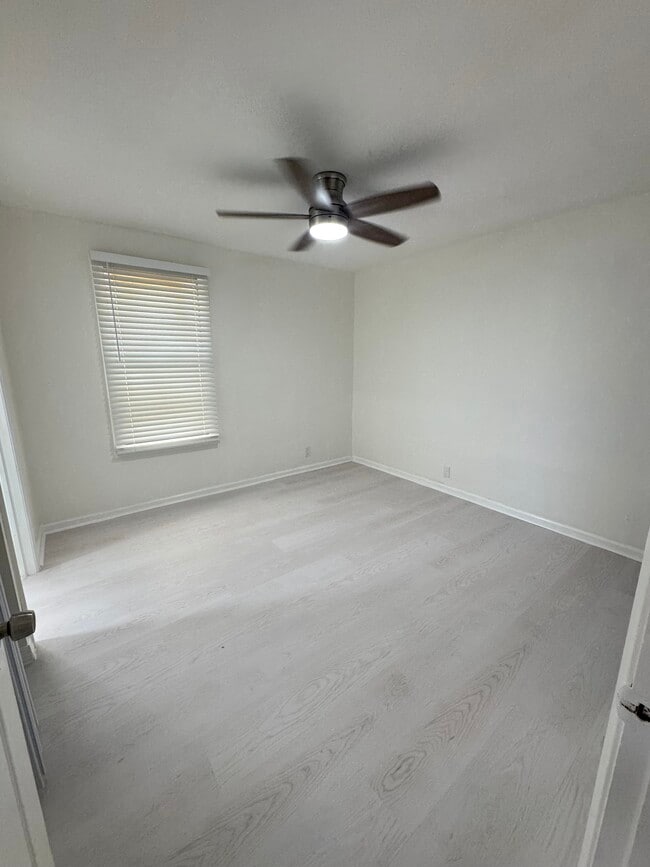 Building Photo - 274 Bayberry Dr
