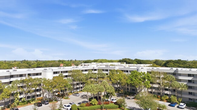 Building Photo - 2070 Homewood Blvd