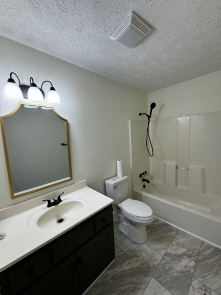 Building Photo - 320 Samantha Cove