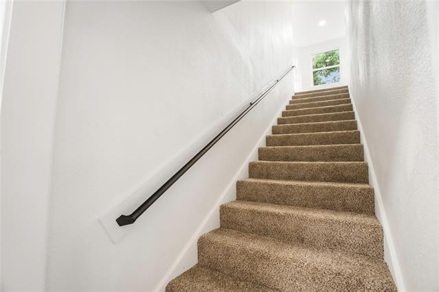 Building Photo - 4761 Meadowbrook Dr