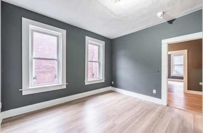 Building Photo - 173 Elm St