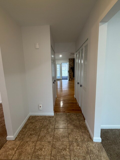 Building Photo - 4706 McIlroy Dr