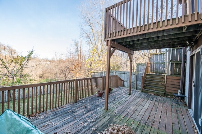 Building Photo - 2 bed 1 bath Duplex with basement in Portage