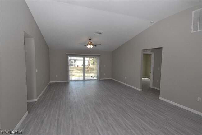 Building Photo - 3718 Donahue Ave