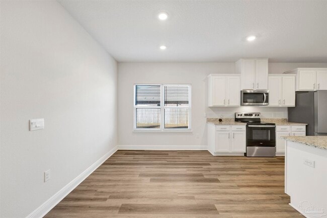 Building Photo - 6482 Cedar Ky Dr