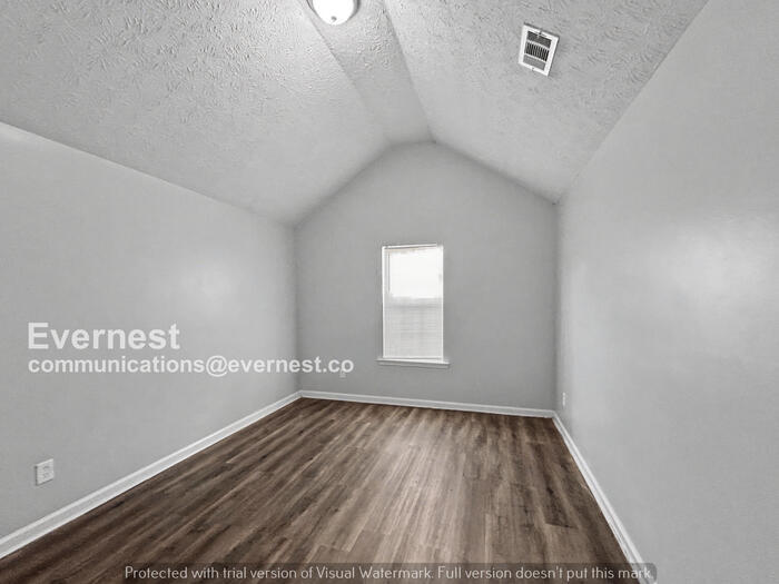 Building Photo - 2410 Lafortune Dr