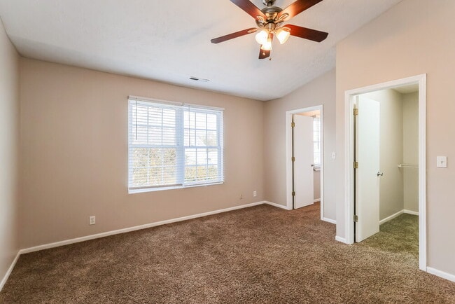 Building Photo - 6220 Maravian Dr