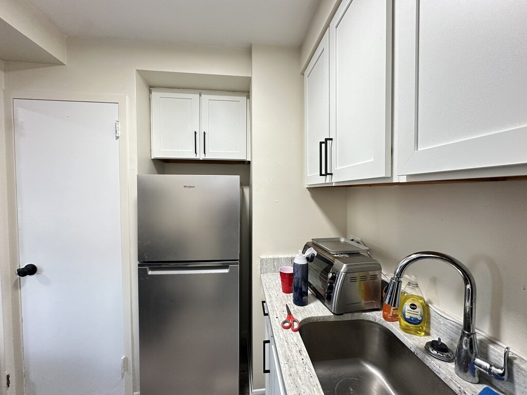 Building Photo - 1400 Chicago Ave