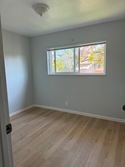 Building Photo - 1117 Brighton Ave