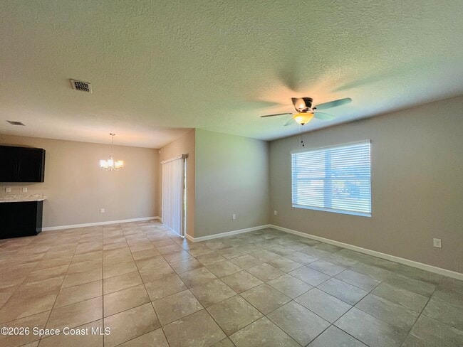 Building Photo - 420 Sorrento Dr