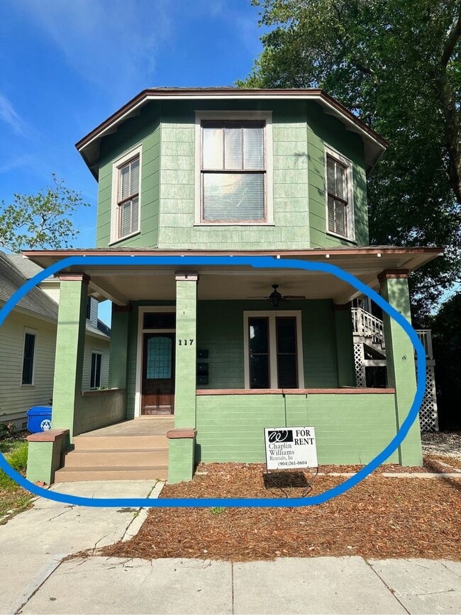 Building Photo - Downtown Fernandina Beach! Sunny 2 Story!