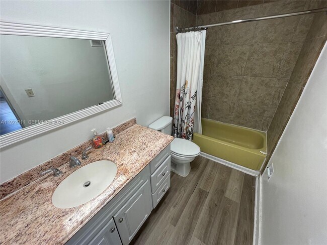 Building Photo - 13455 NE 10th Ave