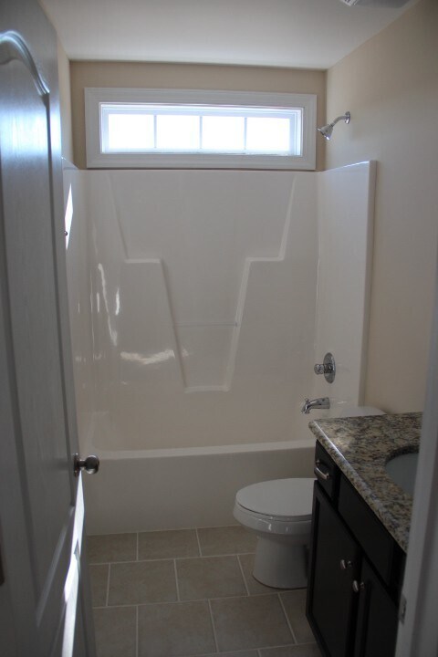 Building Photo - Beautiful move-in ready located in the Mil...