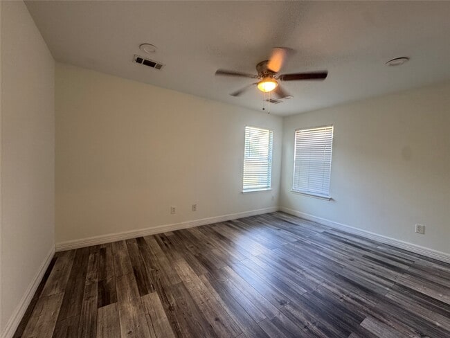 Building Photo - 11927 Mule Springs Dr