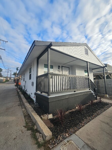 Building Photo - 3728 Franklin Ave