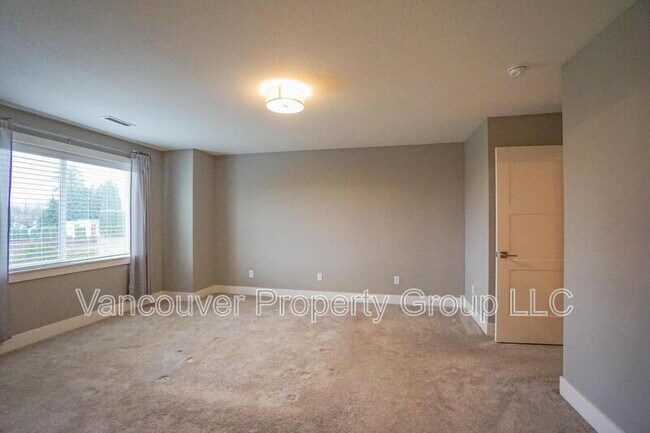 Building Photo - 11805 NE 108th St