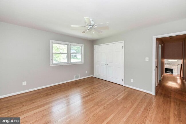 Building Photo - 9205 Hamilton Dr