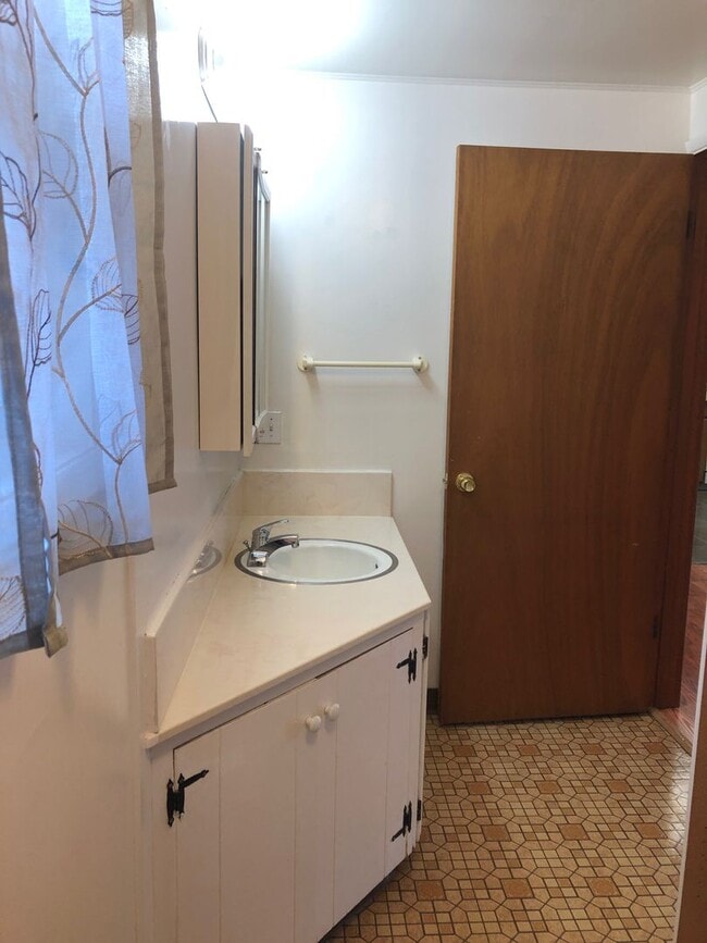 Building Photo - 2-Bedroom Single-Level House in Sherwood   $1000.00  OFF  1ST  FULL  MONTH'S  RENT