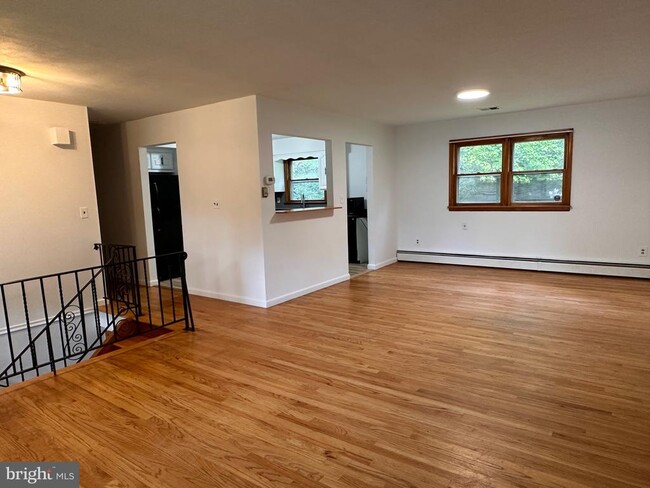 Building Photo - 60 Broad Ave